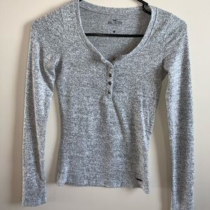 Knit long sleeve v-neck button down